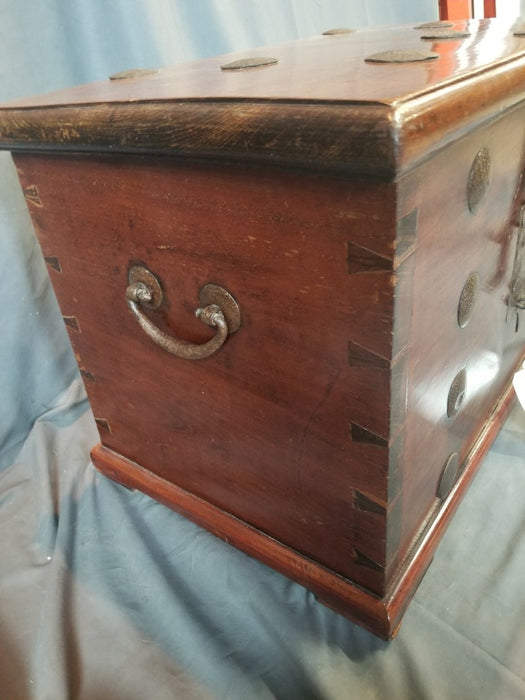 EARLY DOVETAILED COFFER(TRUNK) WITH IRON STRAP HINGES