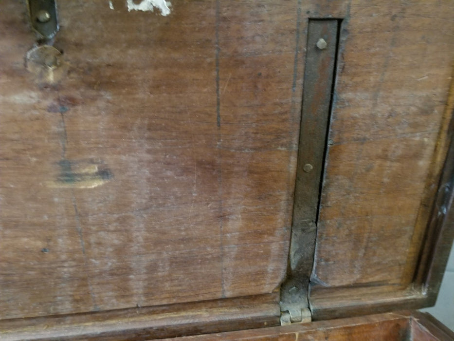EARLY DOVETAILED COFFER(TRUNK) WITH IRON STRAP HINGES