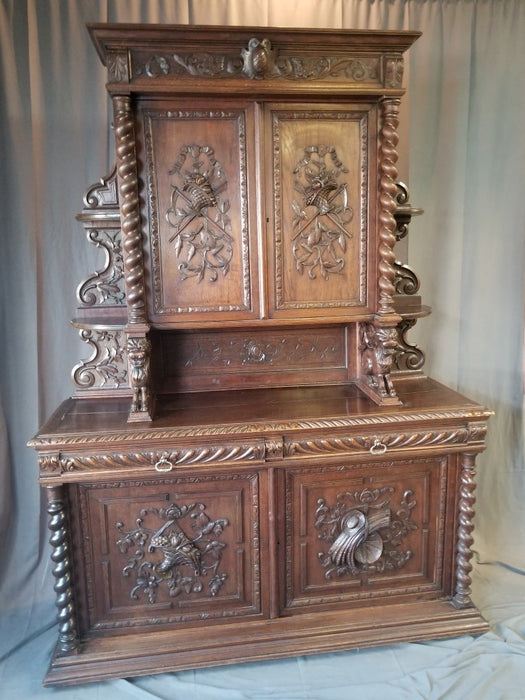 BARLEY TWIST AND LIONS FRENCH OAK HUNT CABINET