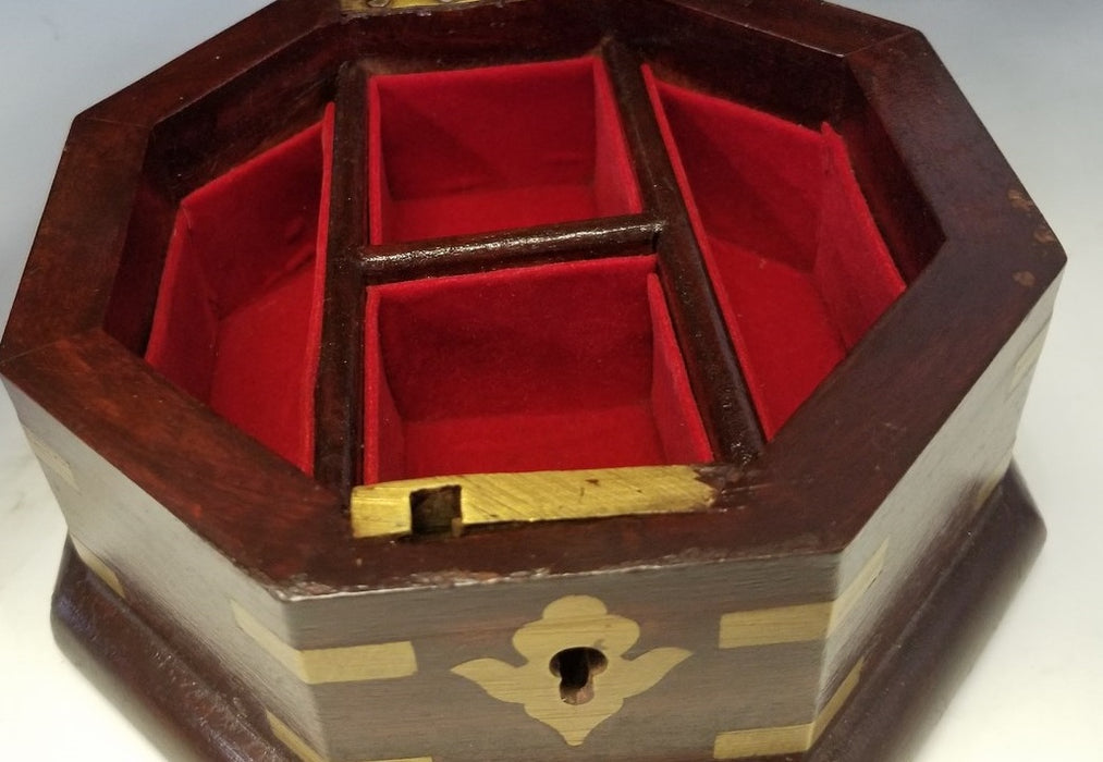 SET OF 3 FITTED OCTAGON SHAPED BOXES WITH HINGED LIDS