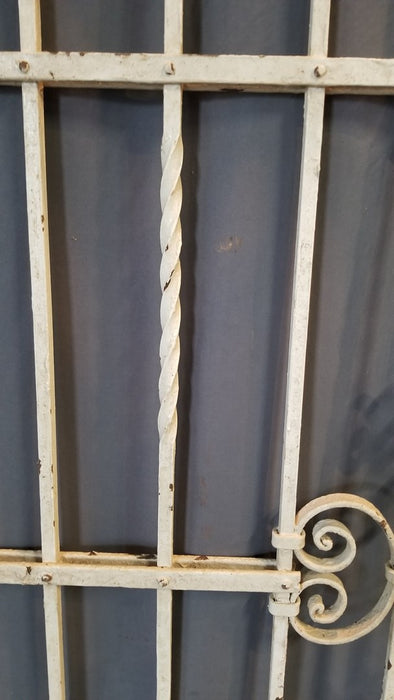 QUALITY IRON FENCE SECTION PAINTED WHITE 44" x 62"