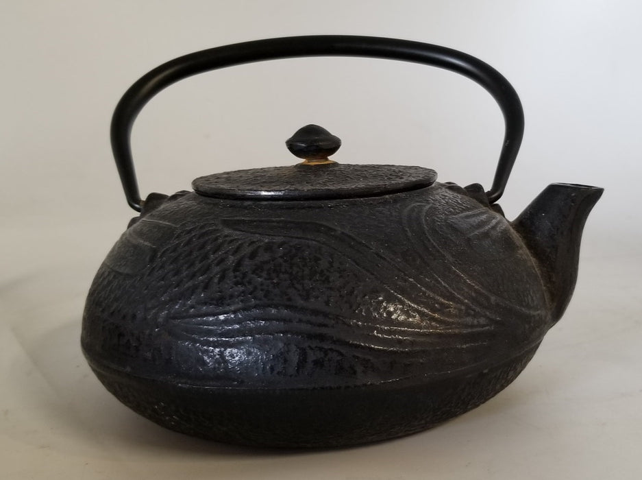 SMALL JAPANESE IRON TEAPOT WITH TRIVET