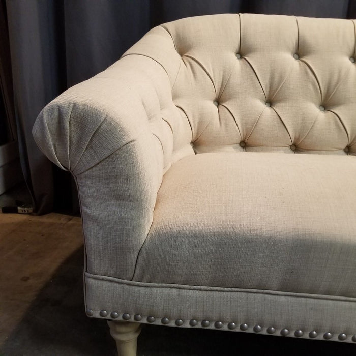 TUFTED BACK LOVE SEAT