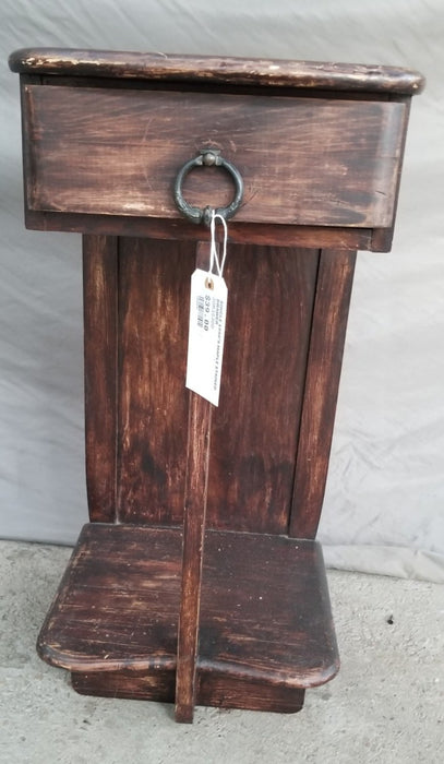 SINGLE 1940'S MAPLE STAINED STAND WITH DRAWER