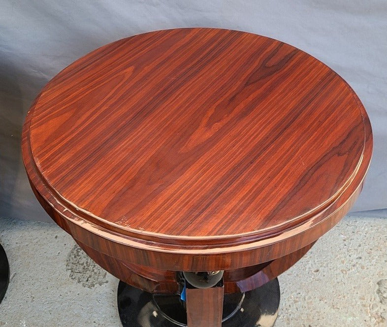 PAIR OF SMALL ROUND MAHOGANY LOW STANDS