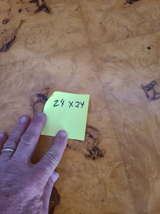 BURLED DECO ROUND STAND WITH EBONIZED BASE