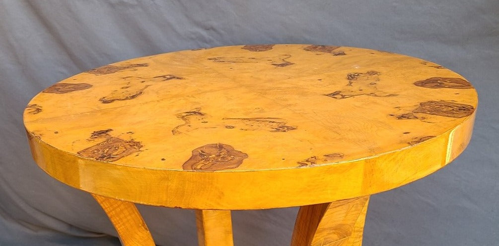 BURLED DECO ROUND STAND WITH EBONIZED BASE