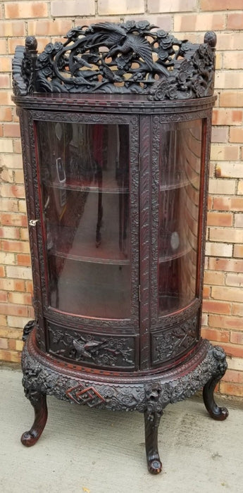 ASIAN VITRINE WITH CURVED GLASS