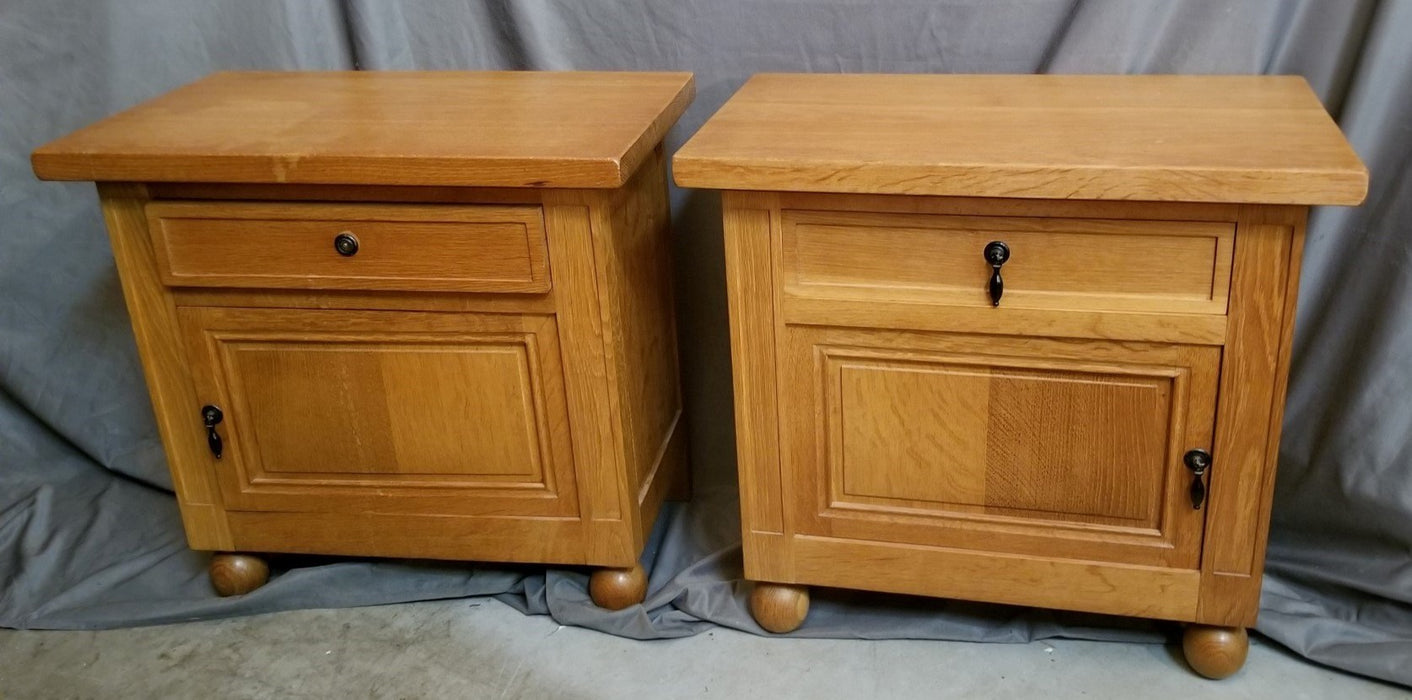 PAIR OF TINY RUSTIC OAK NIGHT STANDS