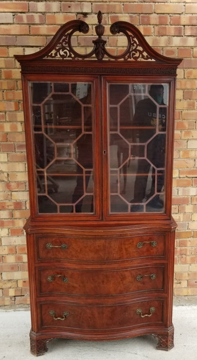 SMALL FEDERAL STYLE SERPENTINE FRONT MAHOGANY CHINA CABINET