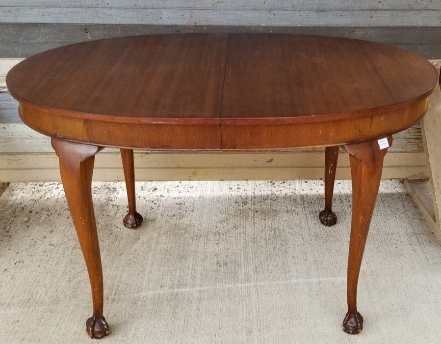 OVAL MAHOGANY CLAWFOOT TABLE WITH LEAF