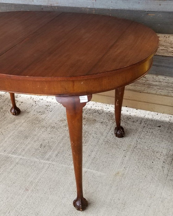 OVAL MAHOGANY CLAWFOOT TABLE WITH LEAF