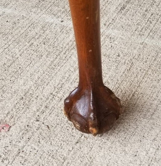 OVAL MAHOGANY CLAWFOOT TABLE WITH LEAF