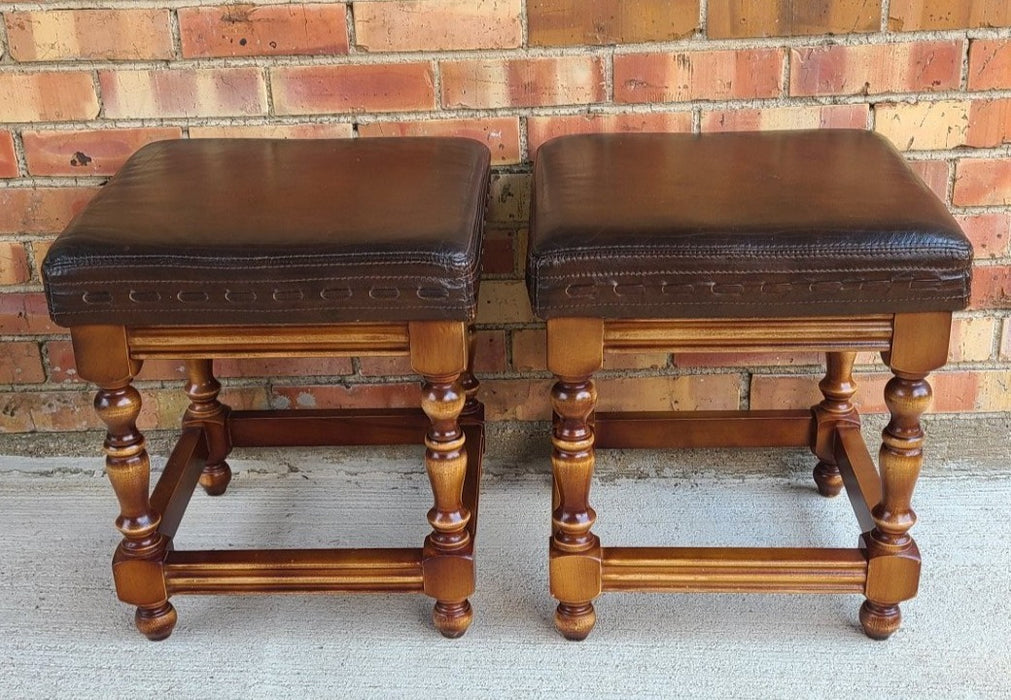 PAIR OF SQUARE ALDER AND LEATHER STOOLS