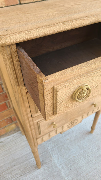 SMALL RAW OAK 3 DRAWER LOUIS XV CHEST ON LEGS