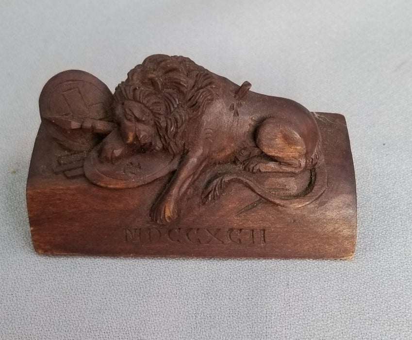 SMALL WOOD LION FIGURE