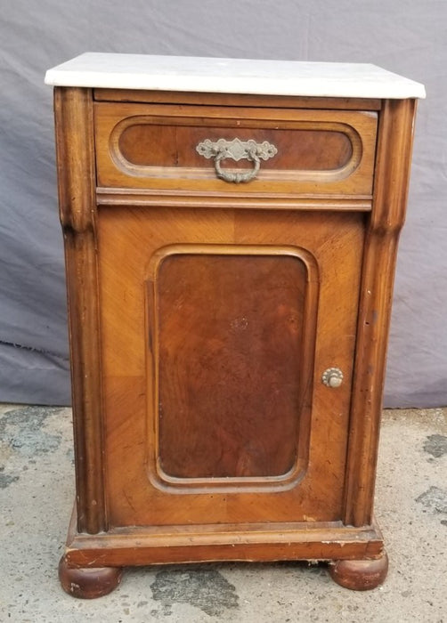 MARBLE TOP STAND WITH BUN FEET