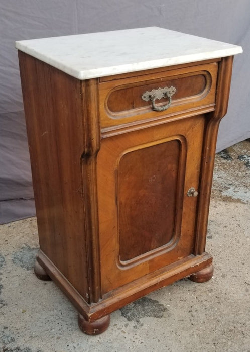 MARBLE TOP STAND WITH BUN FEET