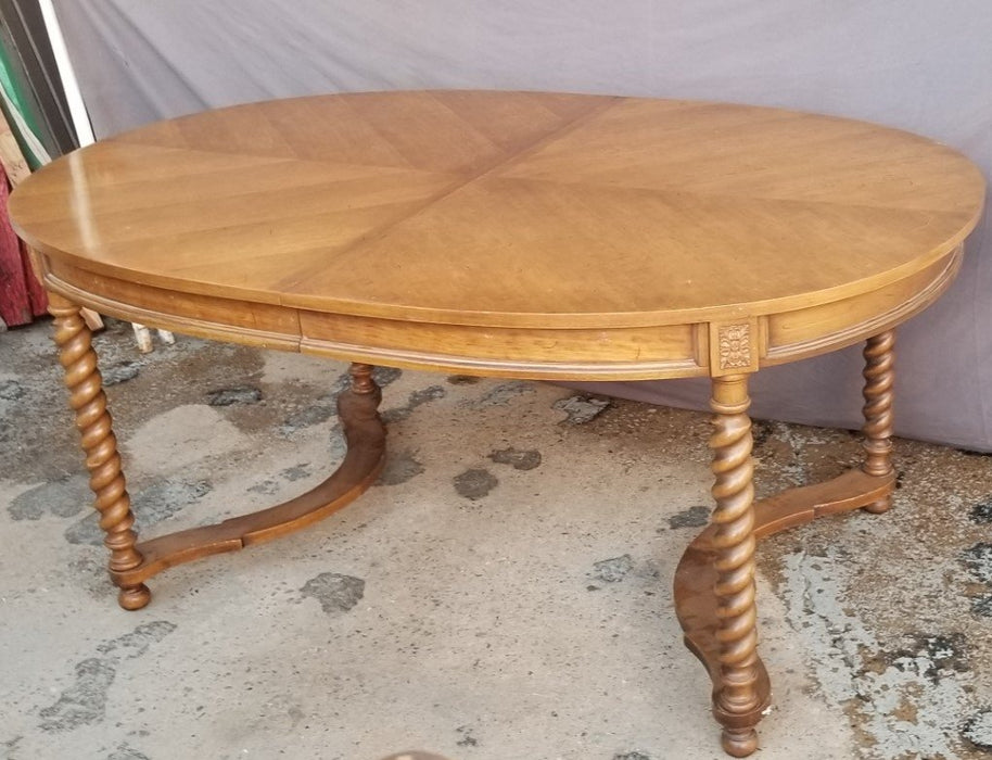 70'S VINTAGE OVAL TABLE WITH BARLEY TWIST LEGS, TWO LEAVES