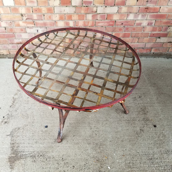 ROUND IRON LATTTICE COFFEE TABLE WITH GLASS TOP