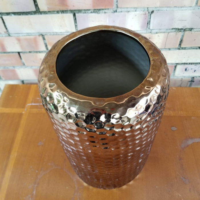 GOLD TEXTURED GLASS VASE