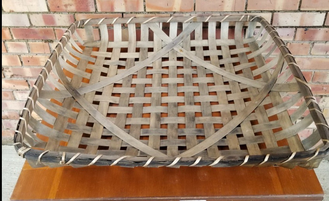 LARGE FLAT WOVEN BASKET