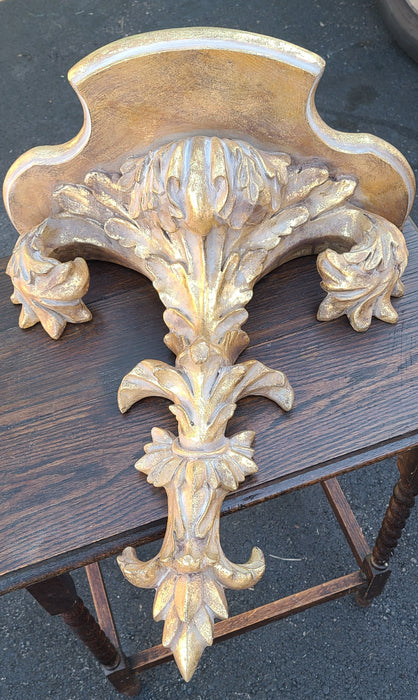 ORNATE GOLD ITALIAN COMPOSITION FLEUR DI LIS WALL BRACKET SHELF