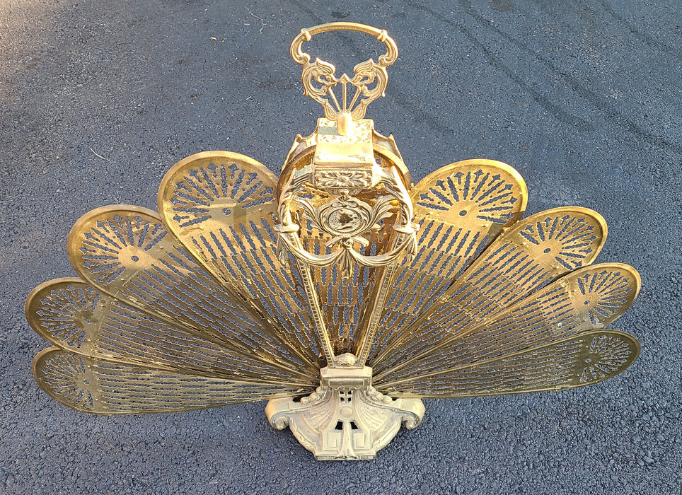 BRASS FAN SHAPED FOLDING FRENCH FIREPLACE SCREEN