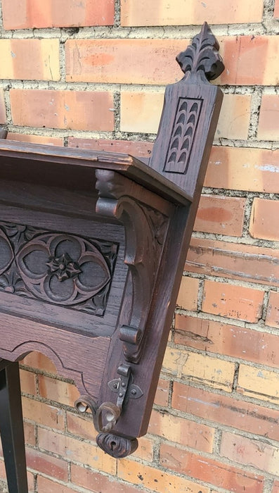 WALL SHELF WITH MONK HEAD