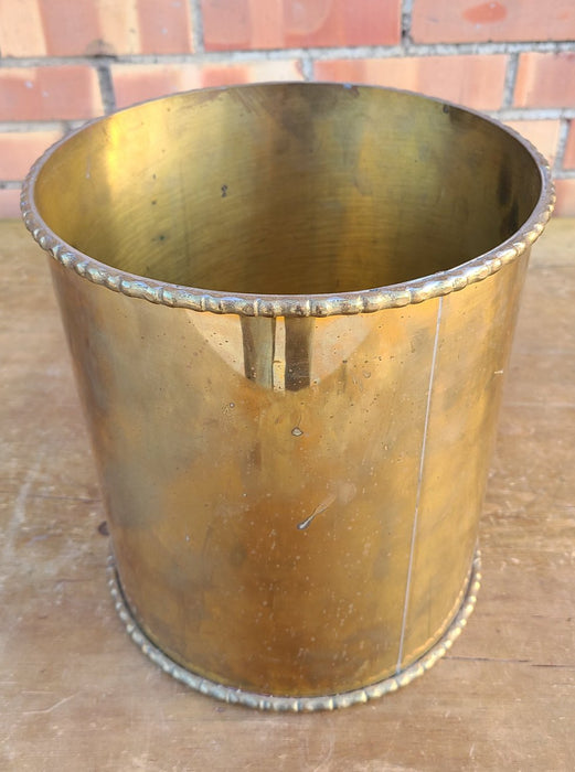 SMALL BRASS WASTEBASKET WITH "ROPE" EDGE