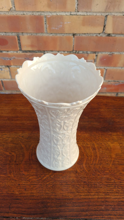 LENNOX IVORY VASE
