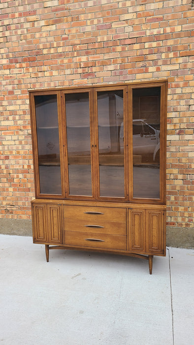 MID-CENTURY BROYHILL WALNUT CHINA CABINET