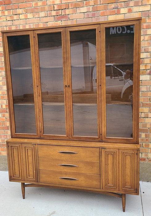 MID-CENTURY BROYHILL WALNUT CHINA CABINET