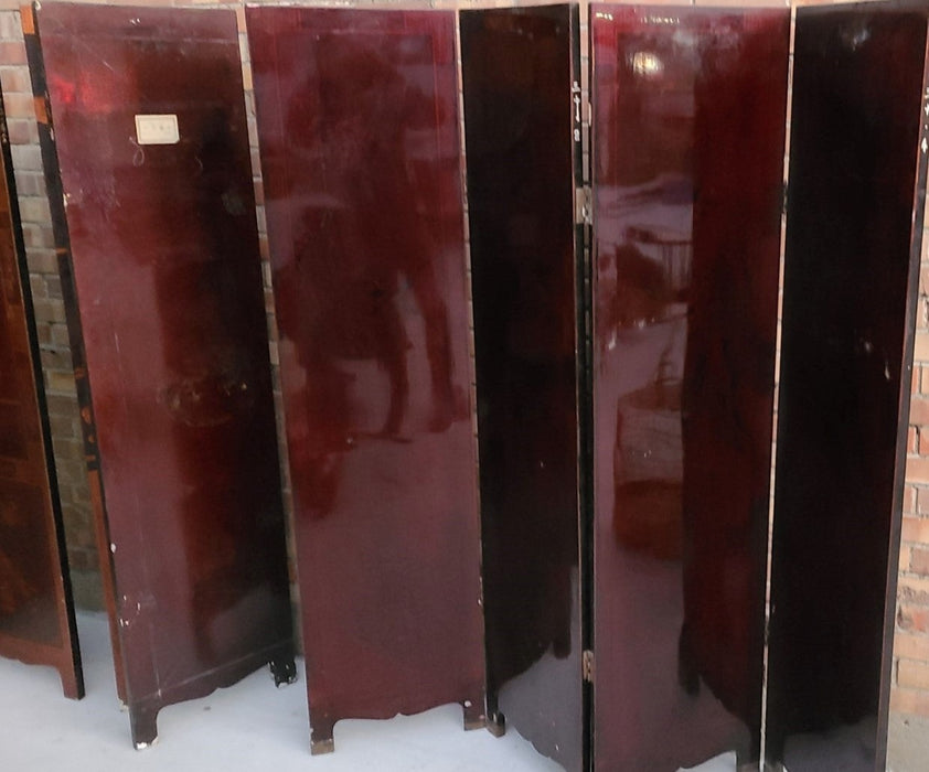 4 PANEL RED LACQUER SCREEN WITH GOLD UNDERTONES