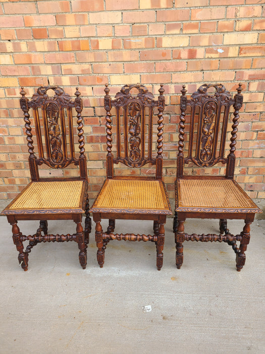 PAIR OF BARLEY TWIST DINING CHAIRS FROM THE TURN OF THE CENTURY