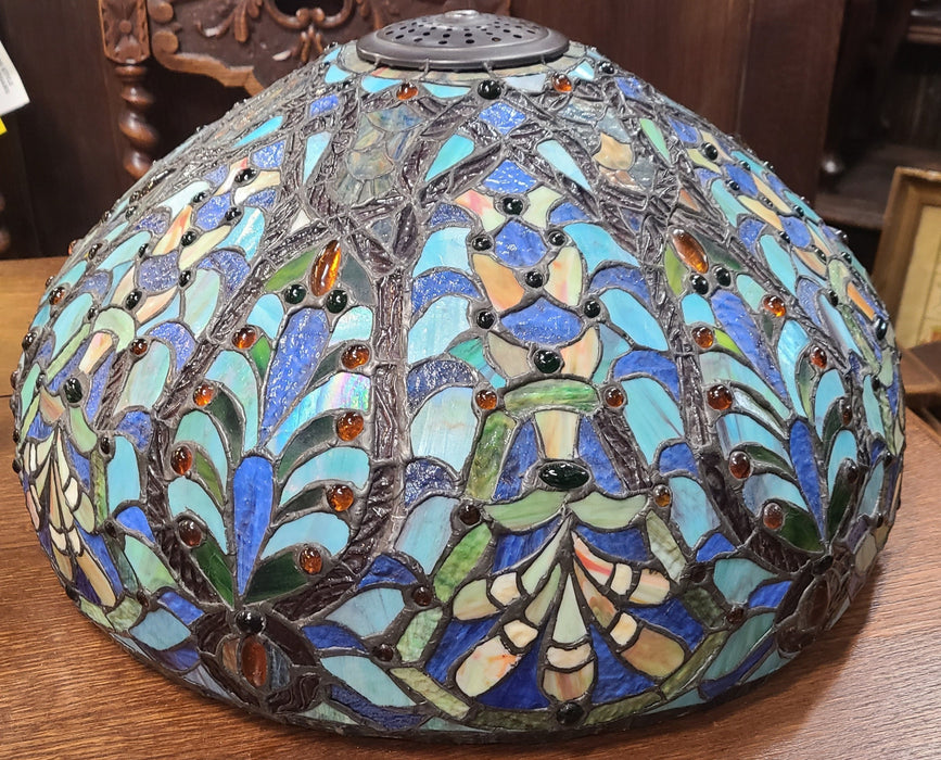 LARGE STAINED GLASS TIFFANY STYLE SHADE