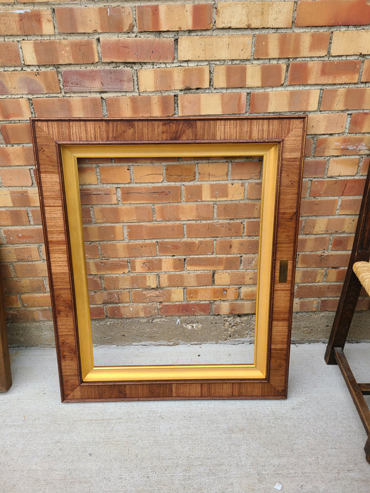WALNUT FRAME