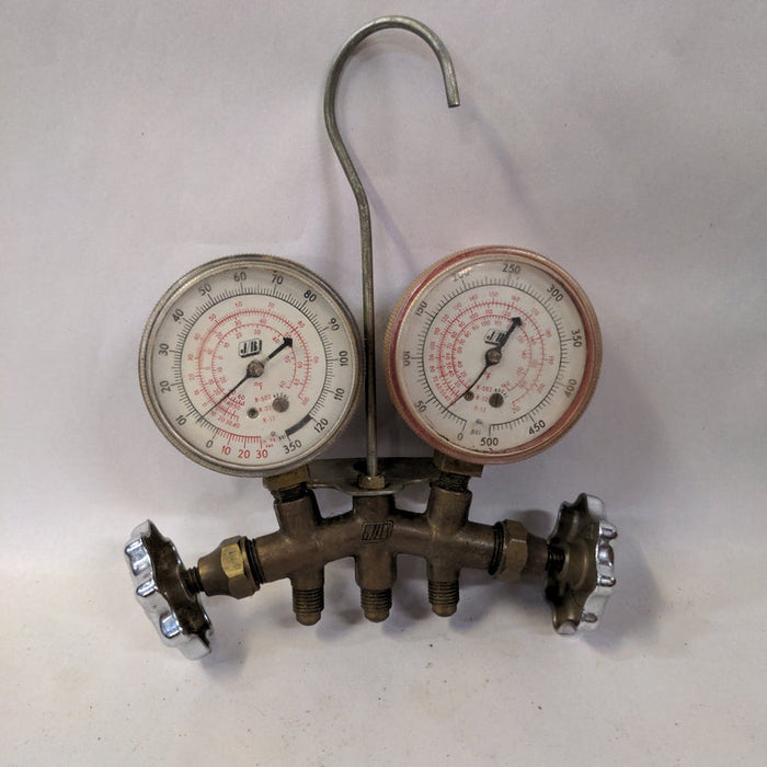 SET OF BRASS GAUGES