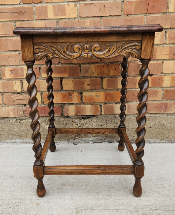 BARLEY TWIST OAK STAND