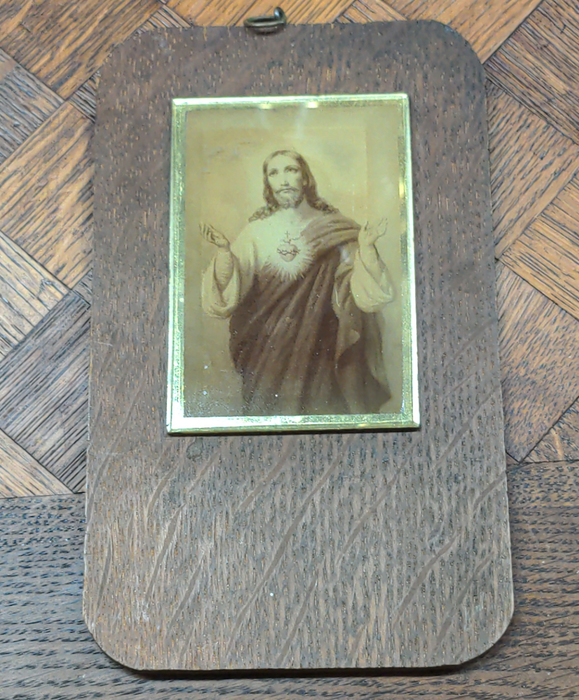 SMALL SACRED HEART OF JESUS PLAQUE ON WOOD