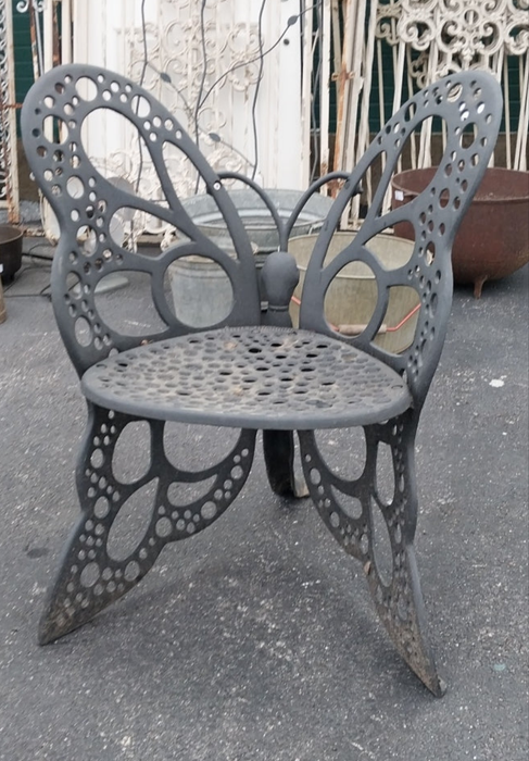 IRON BUTTERFLY PATIO CHAIR
