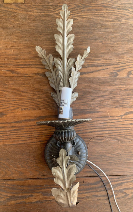 METAL LEAF SCONCE