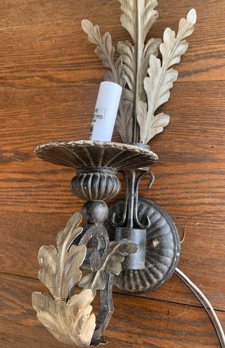 METAL LEAF SCONCE