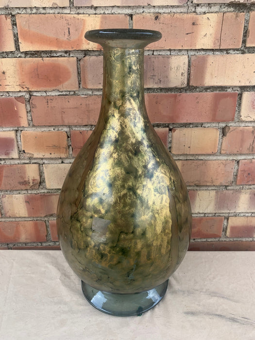 GREEN AND GOLD GLASS VASE