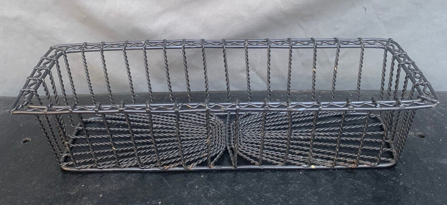 SMALL BLACK WIRE RECTANGULAR BASKET