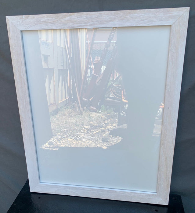 SMALL WHITE WASHED FRAME