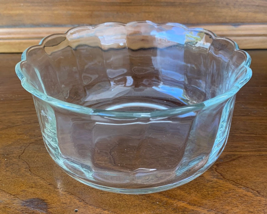 TULIP SHAPED CLEAR GLASS BOWL