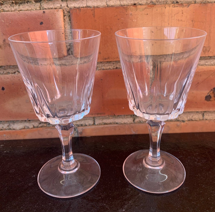 PAIR OF SMALL FLUTED CRYSTAL WINE GLASSES