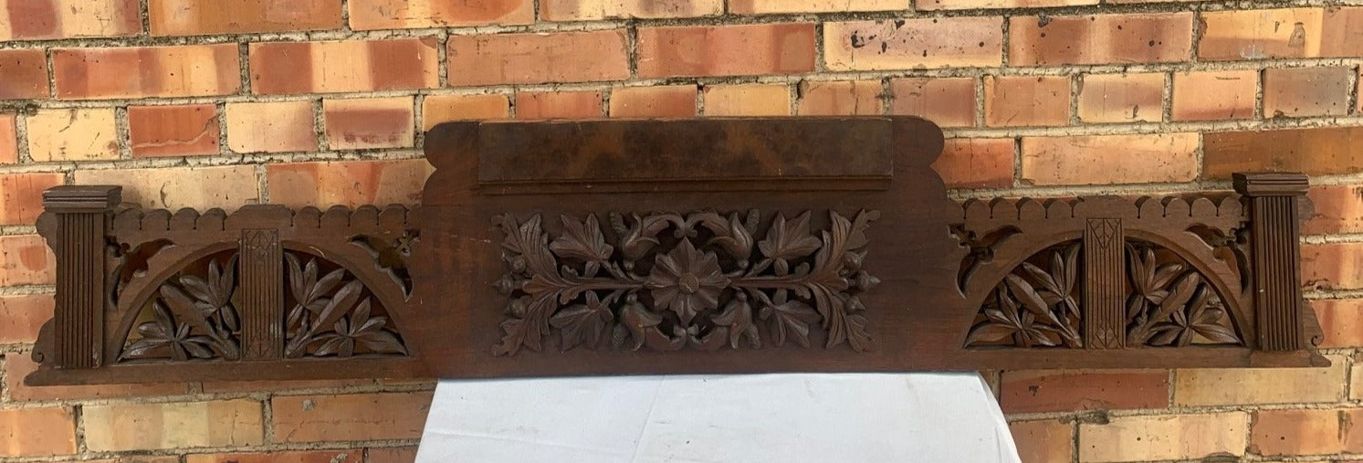 1870'S WALNUT AMERICAN LARGE PEDIMENT