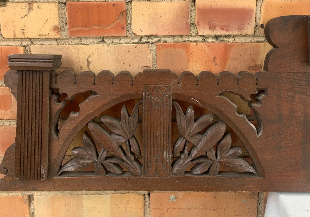 1870'S WALNUT AMERICAN LARGE PEDIMENT